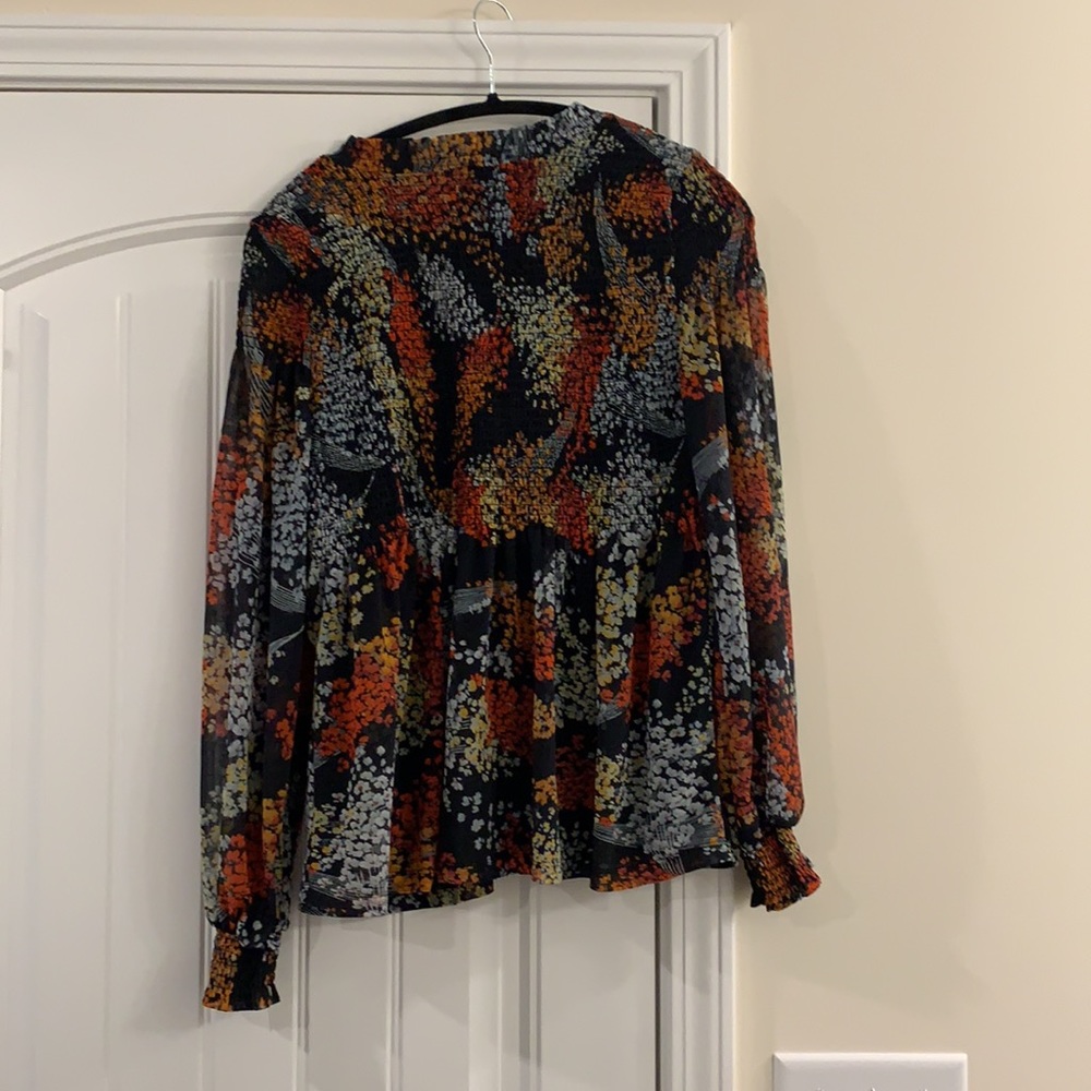 Akemi + Kin floral smocked blouse, size M - Picture 6 of 6